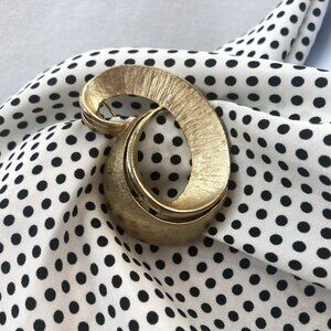 Vintage Gold Swirl Straight Pin Brooch